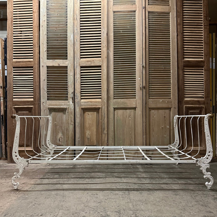 Wrought iron on sale sleigh bed